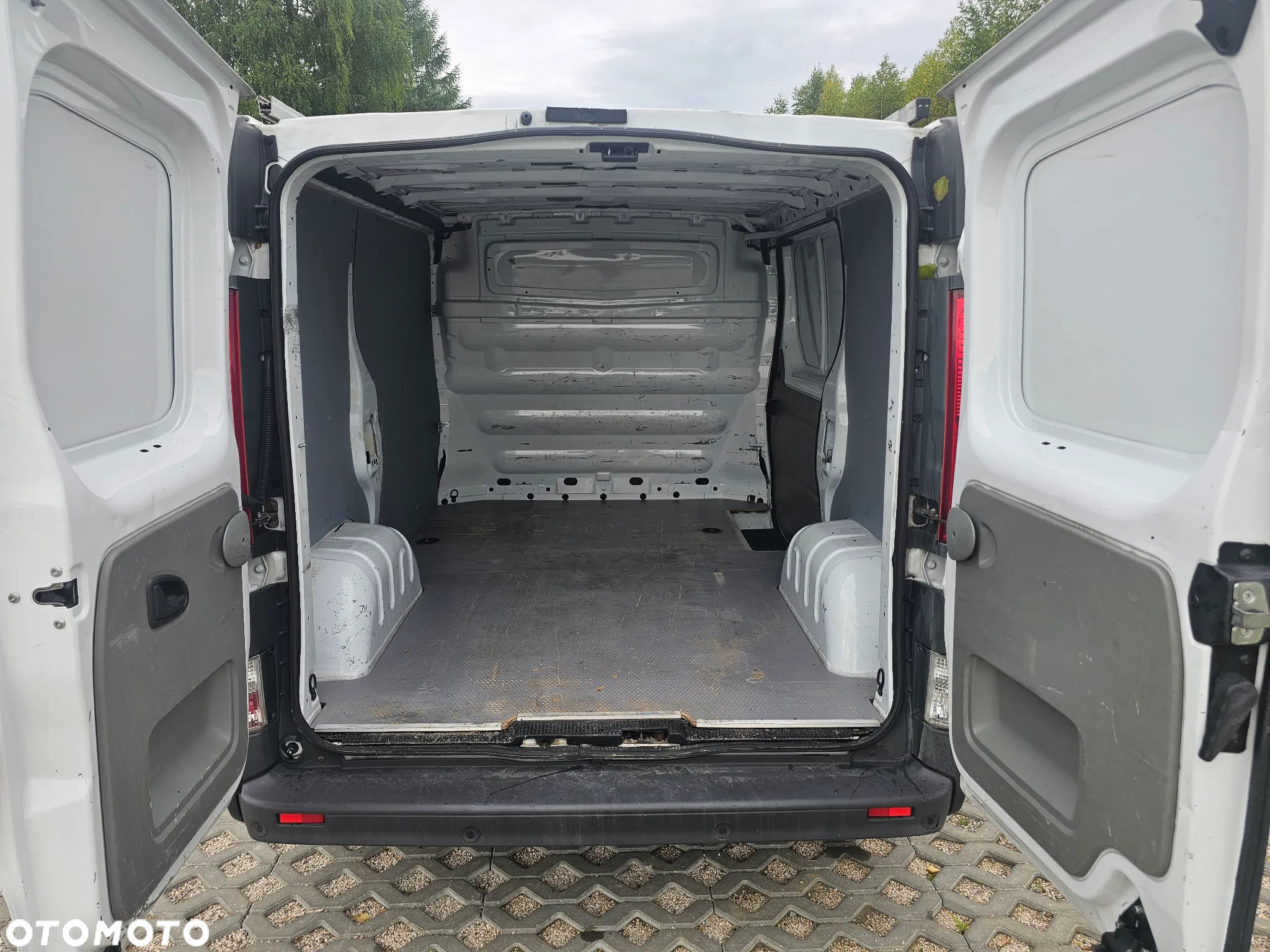 Opel Vivaro - 8