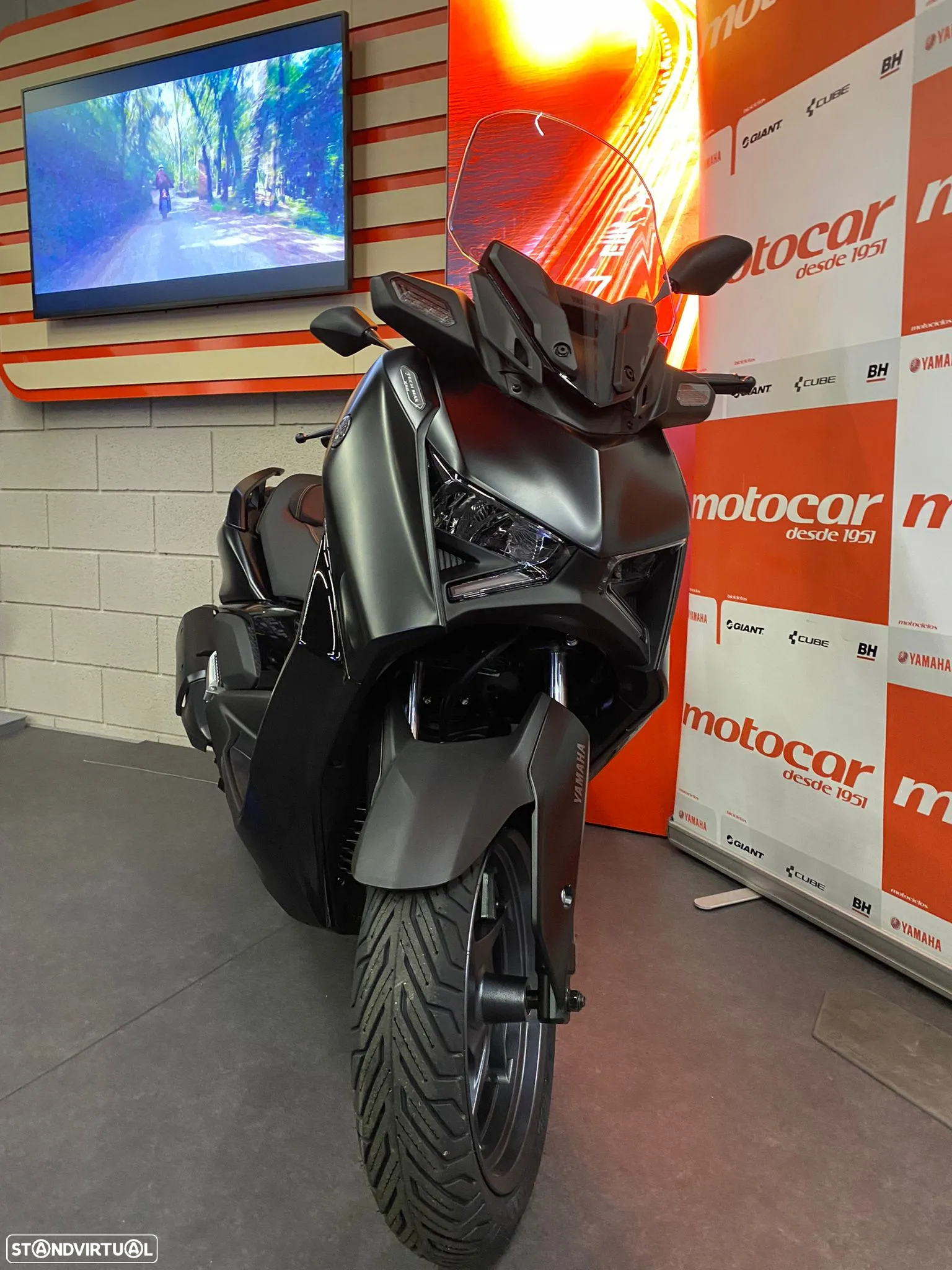 Yamaha X-Max 300 Tech Max - 9