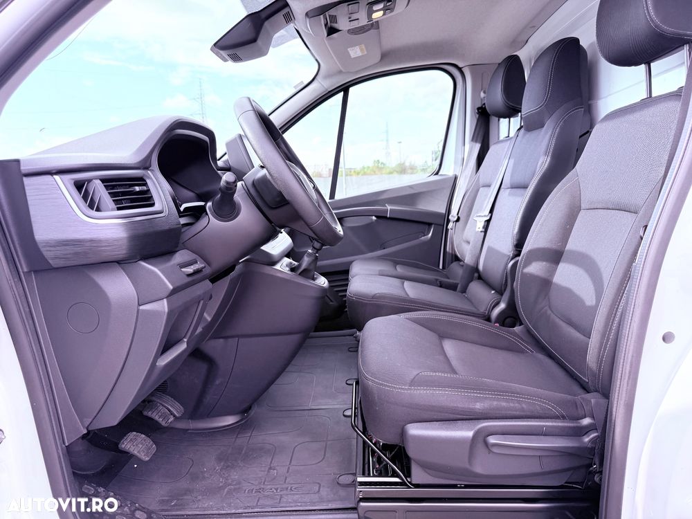Renault Trafic 2.0 Blue dCi 130 Furgon Cabina Dubla L2H1 - 24