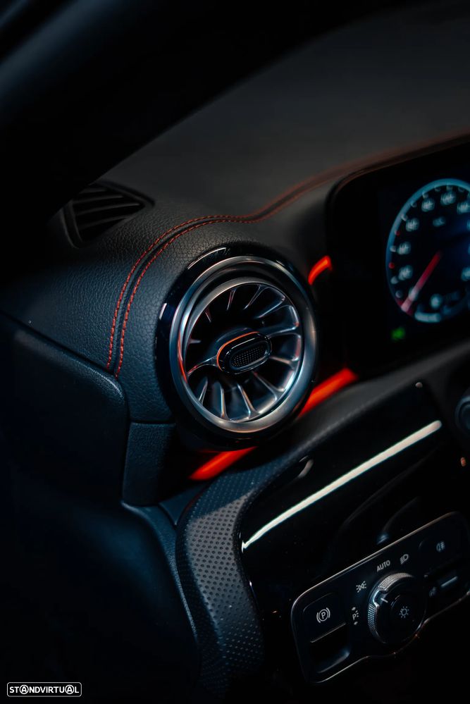 Mercedes-Benz CLA 250 e AMG Line - 36