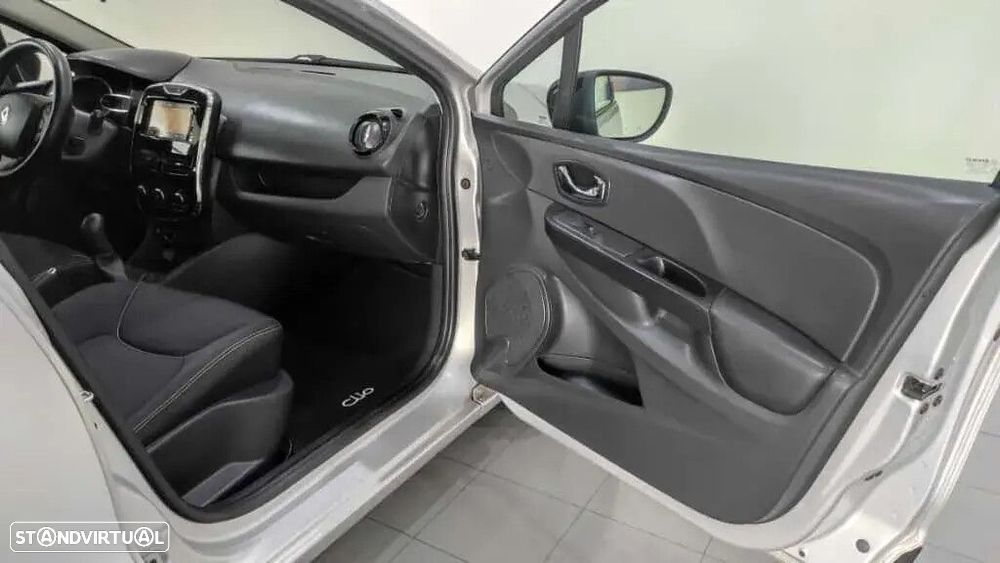 Renault Clio Sport Tourer - 22