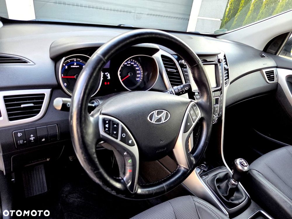 Hyundai i30 - 24