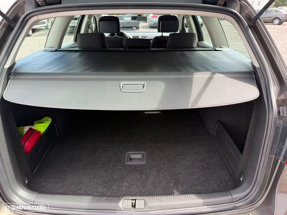 VW Passat Variant 1.6 TDI BlueMotion Comfortline - 22