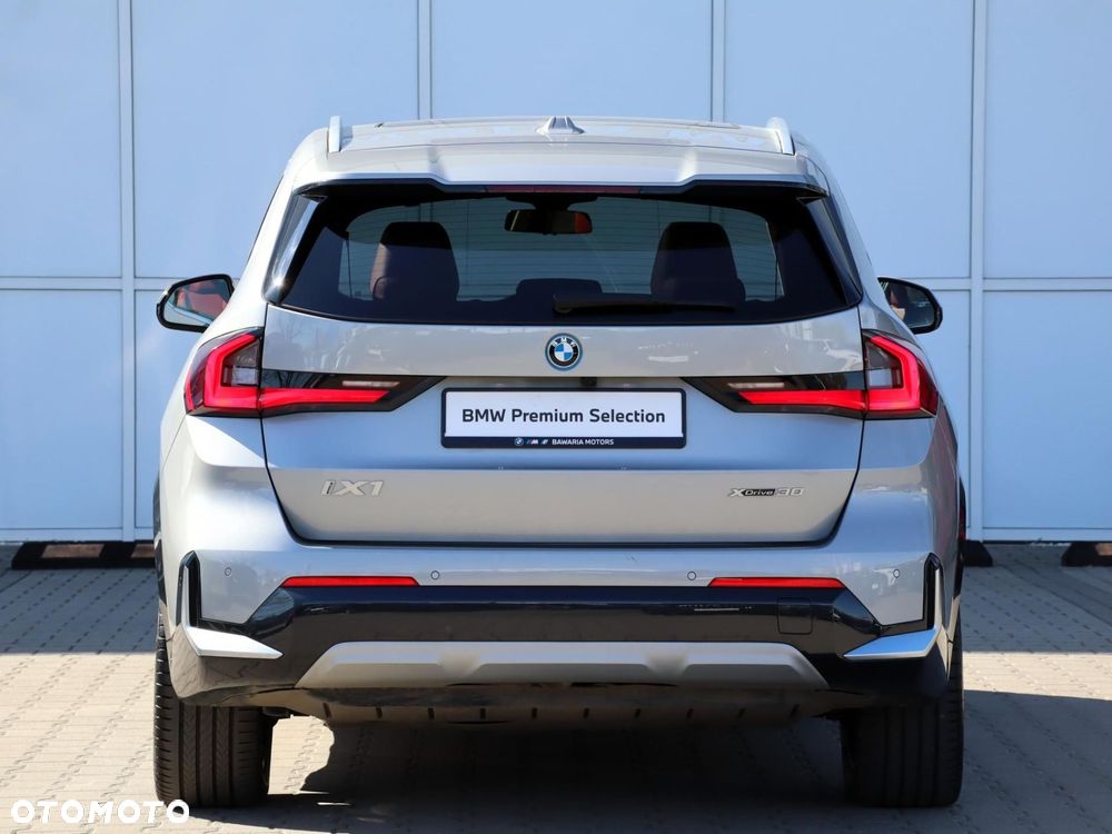 BMW iX1 - 11