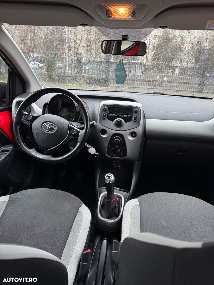 Toyota Aygo 1.0 X - wave - 7