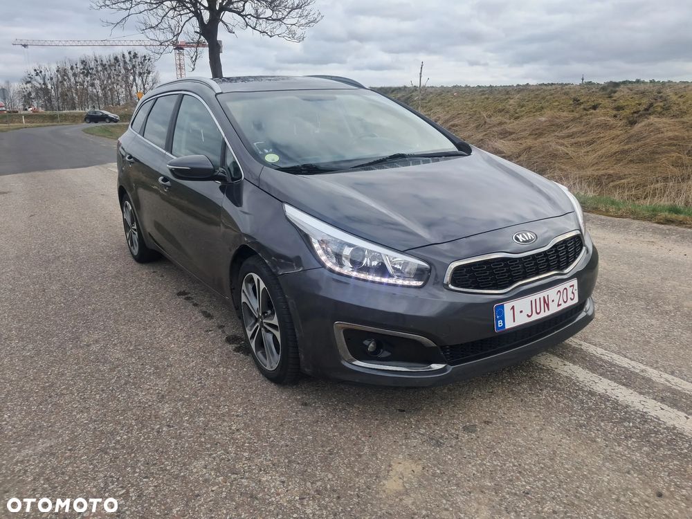 Kia Ceed 1.6 CRDi 136 ISG Dream Team Edition - 2