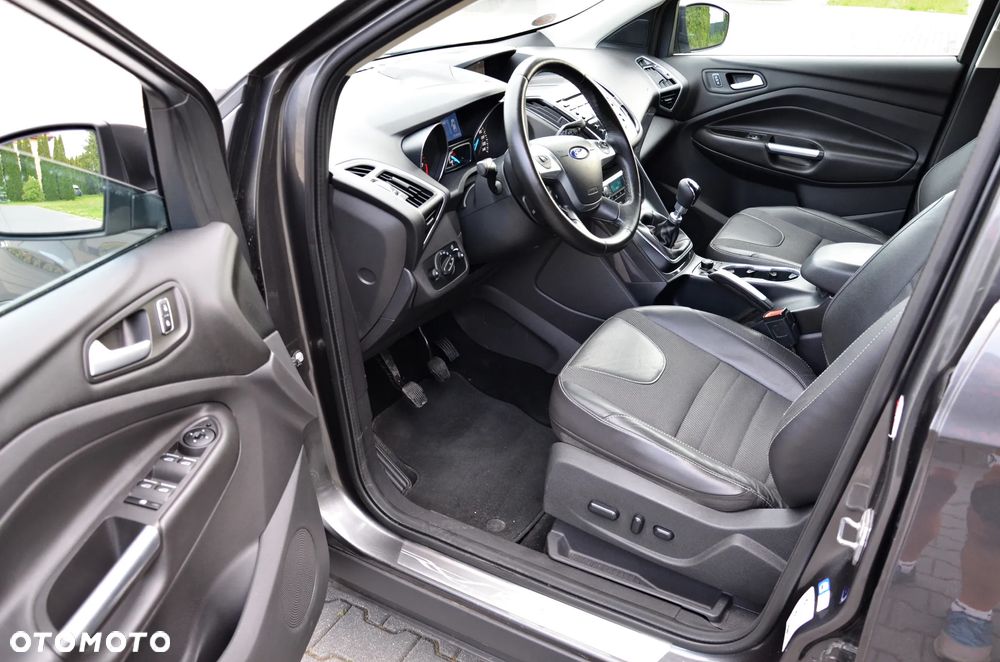 Ford Kuga 1.5 EcoBoost 2x4 Titanium - 29