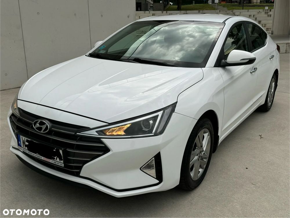 Hyundai Elantra 1.6 Comfort - 3