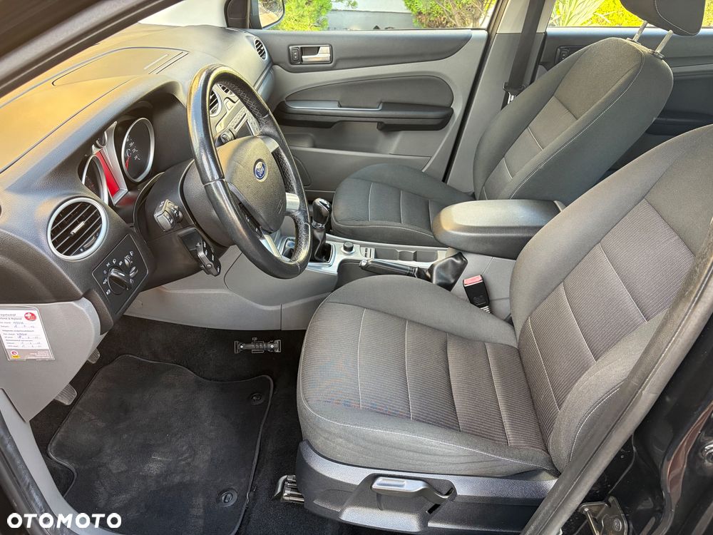 Ford Focus 1.8 Titanium - 24