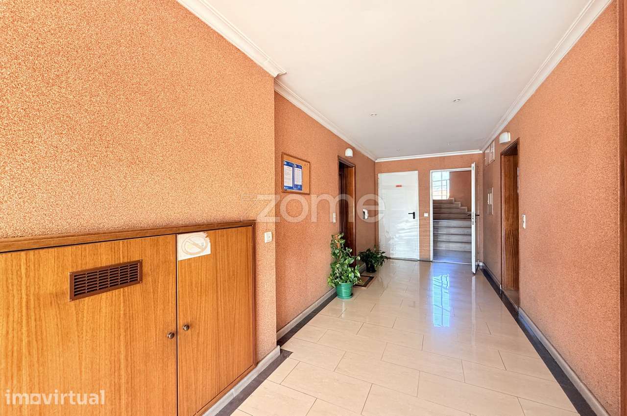 Apartamento T2 para Arrendamento em Esmeriz Mobilado - Grande imagem: 3/24