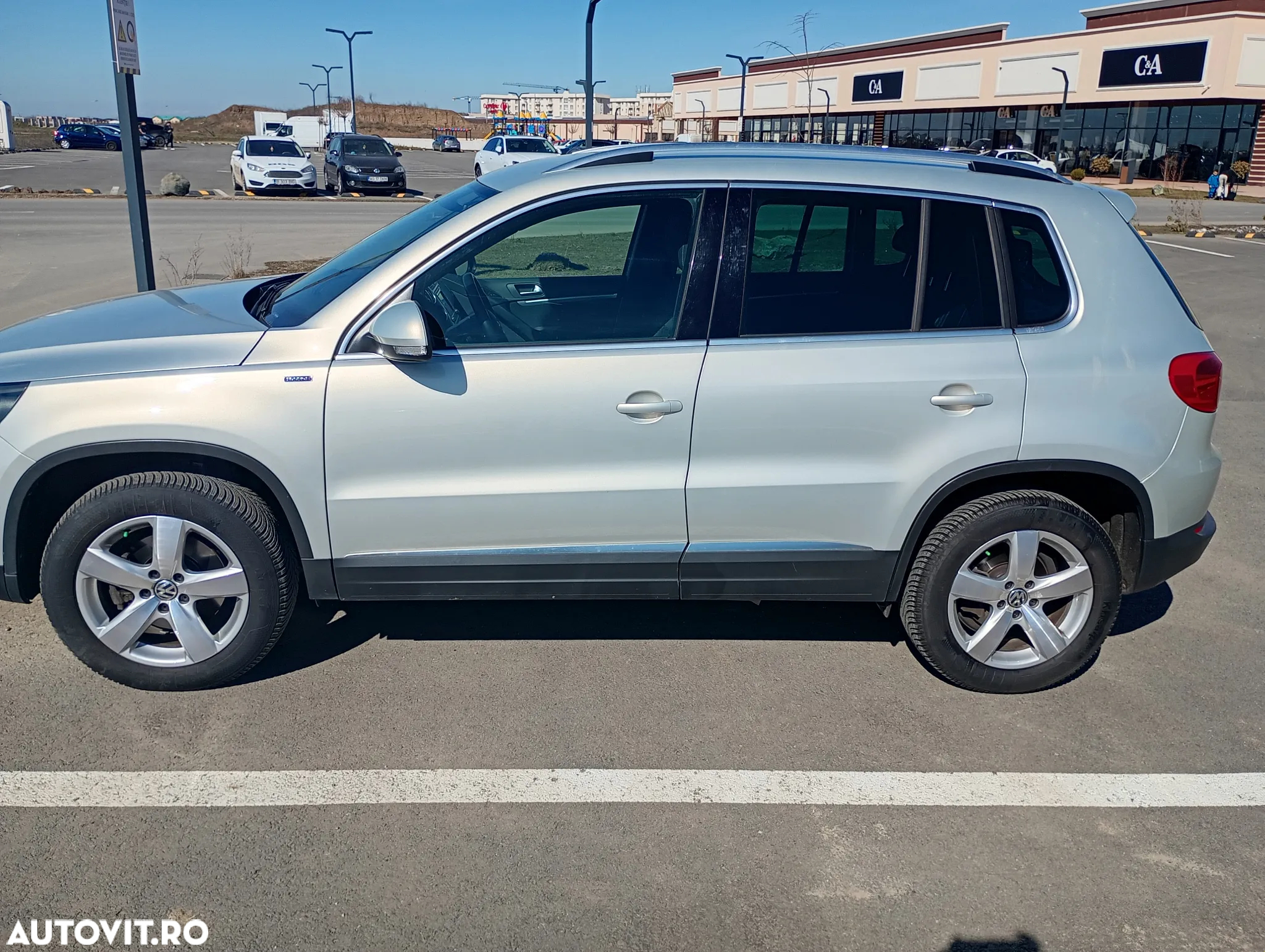 Volkswagen Tiguan 2.0 TDI 4Mot DSG Comfortline - 5