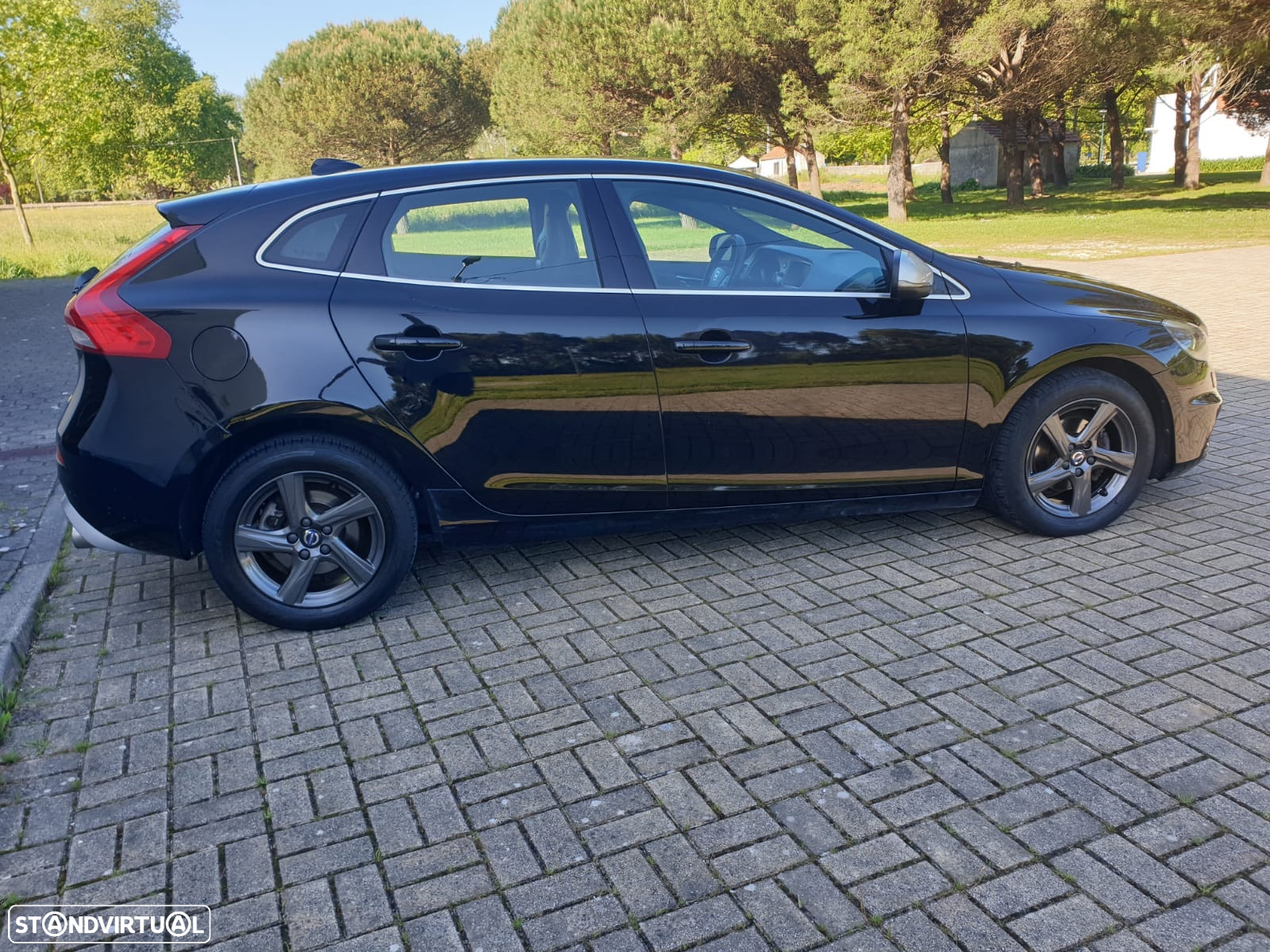 Volvo V40 2.0 D2 R-Design - 9