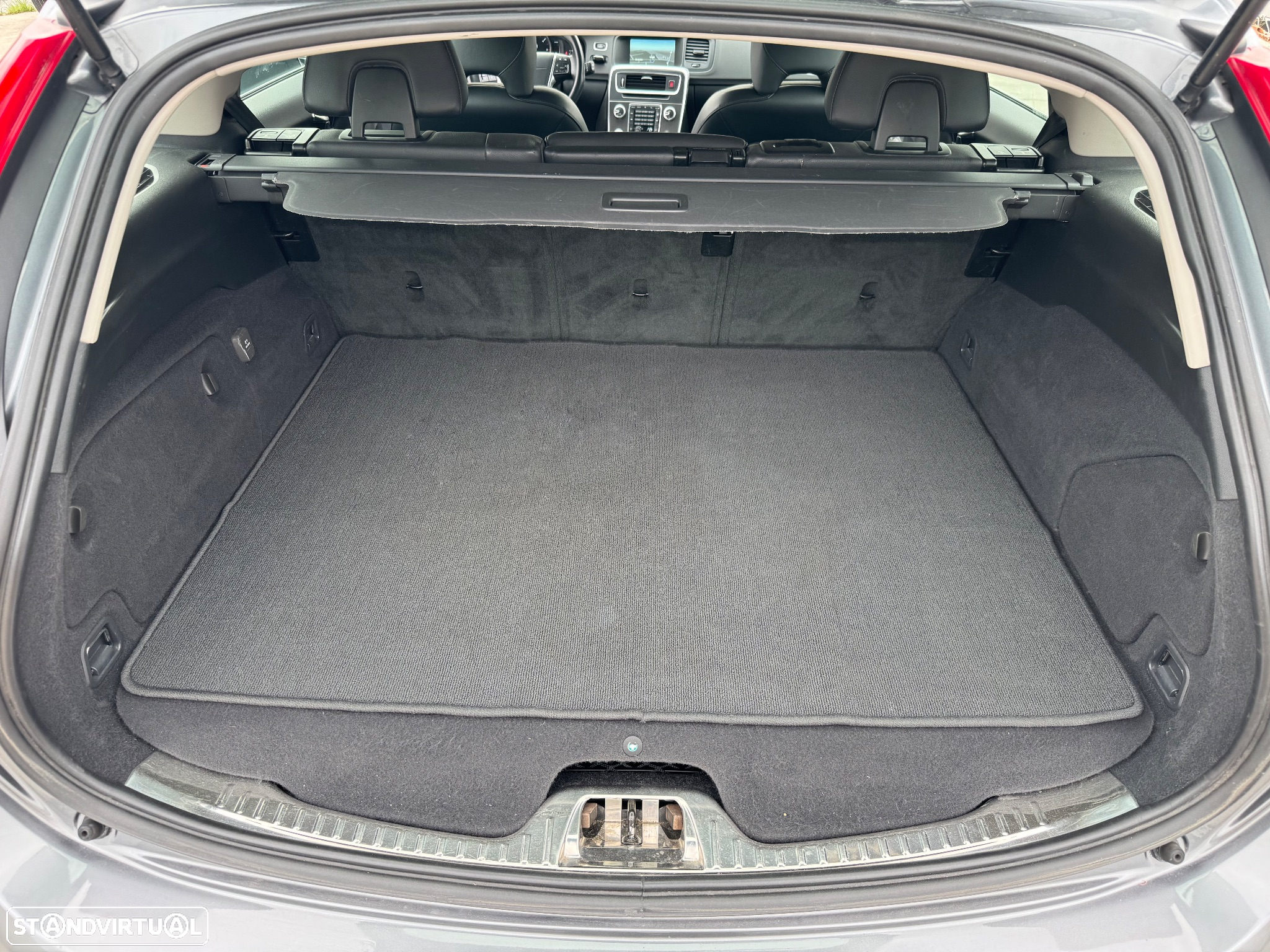 Volvo V60 D6 Twin Engine Geartronic Summum - 12