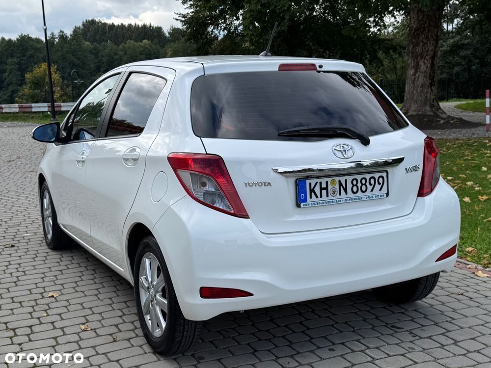 Toyota Yaris - 30