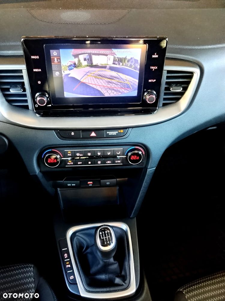 Kia Ceed 1.5 T-GDI M - 14