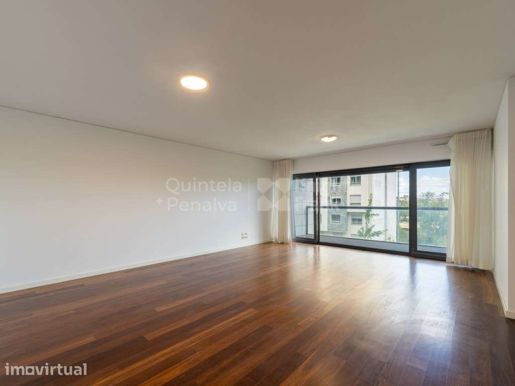Apartamento T3 sem móveis para arrendamento no Campo Grande - Grande imagem: 3/27