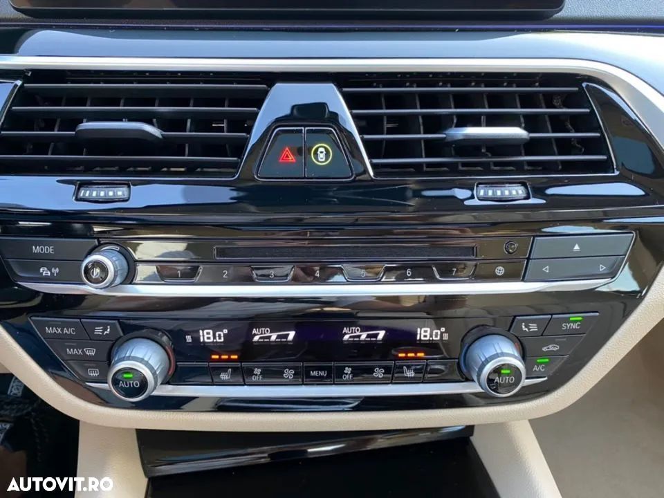 BMW Seria 5 520d Aut. Sport Line - 27