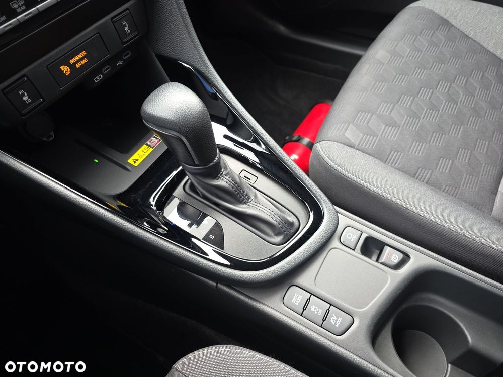 Toyota Yaris Hybrid 1.5 Style - 24
