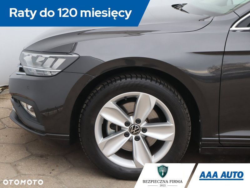 Volkswagen Passat - 16