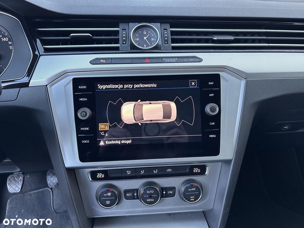 Volkswagen Passat - 18