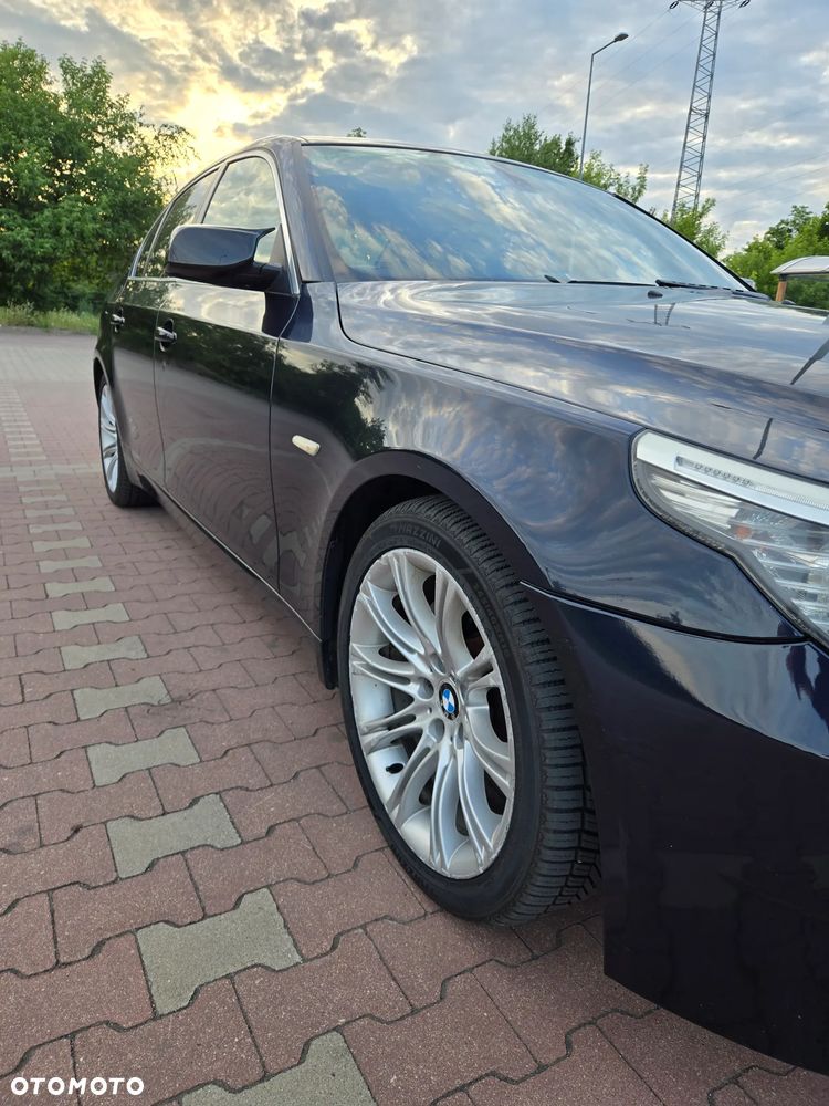 BMW Seria 5 525d - 26
