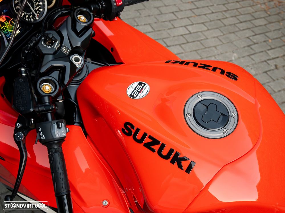 Suzuki Hayabusa Edição 25 Anos - 11