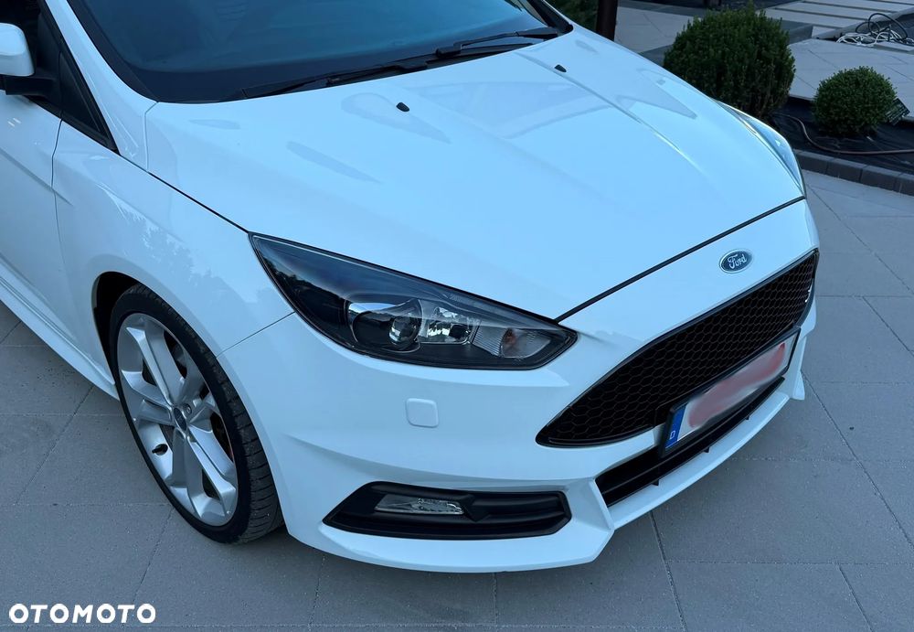 Ford Focus 2.0 EcoBoost ST mit Leder-Exclusiv-Paket - 3