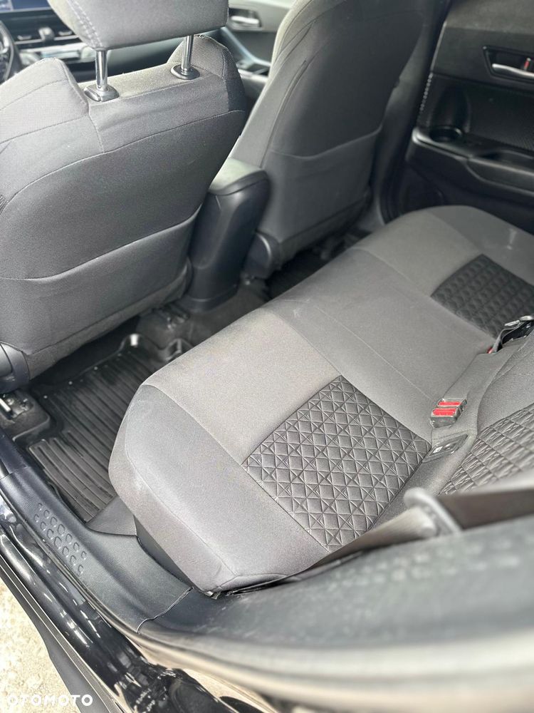 Toyota C-HR ver-2-0-hybrid-black-edition - 8