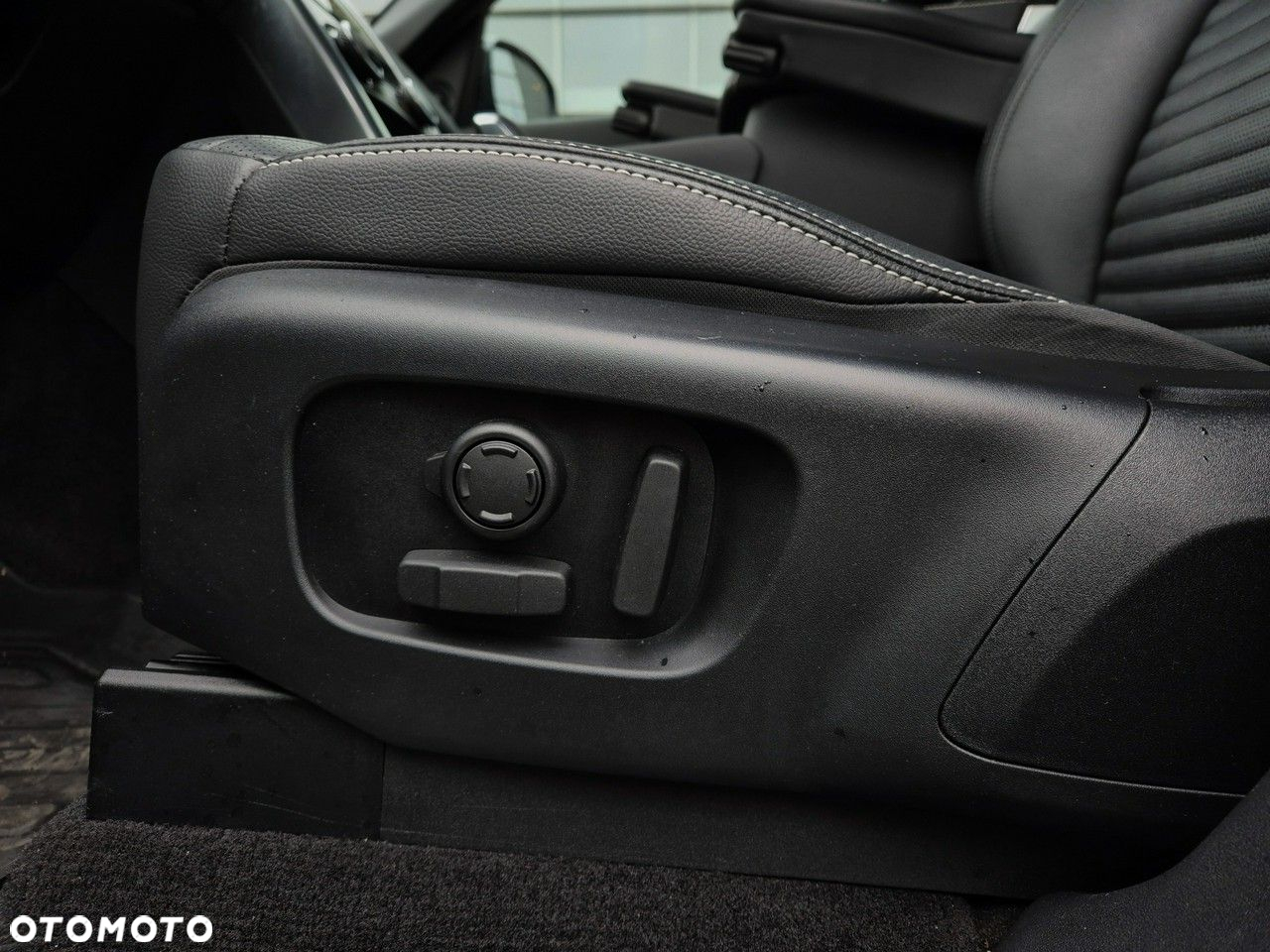 Land Rover Discovery - 22