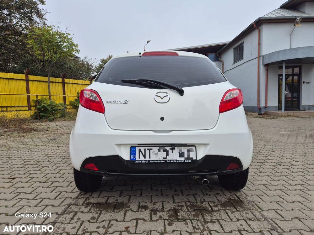 Mazda 2 - 4