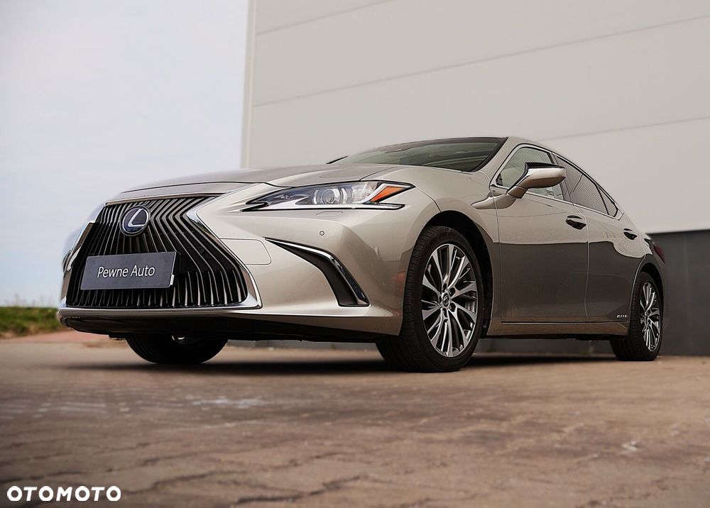 Lexus ES - 7