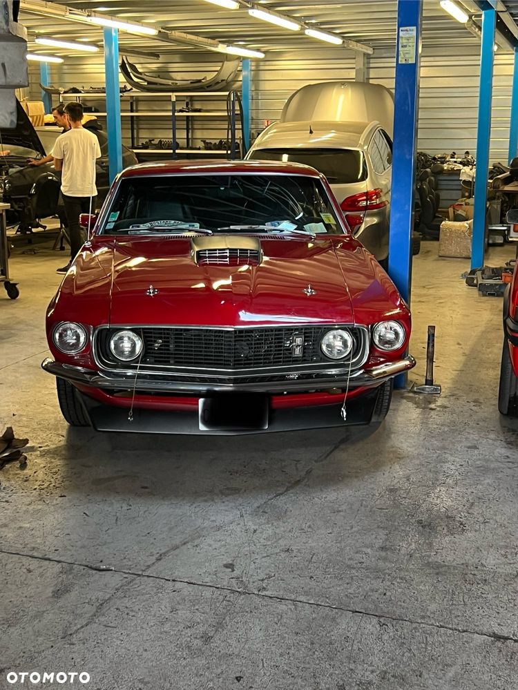 Ford Mustang - 1