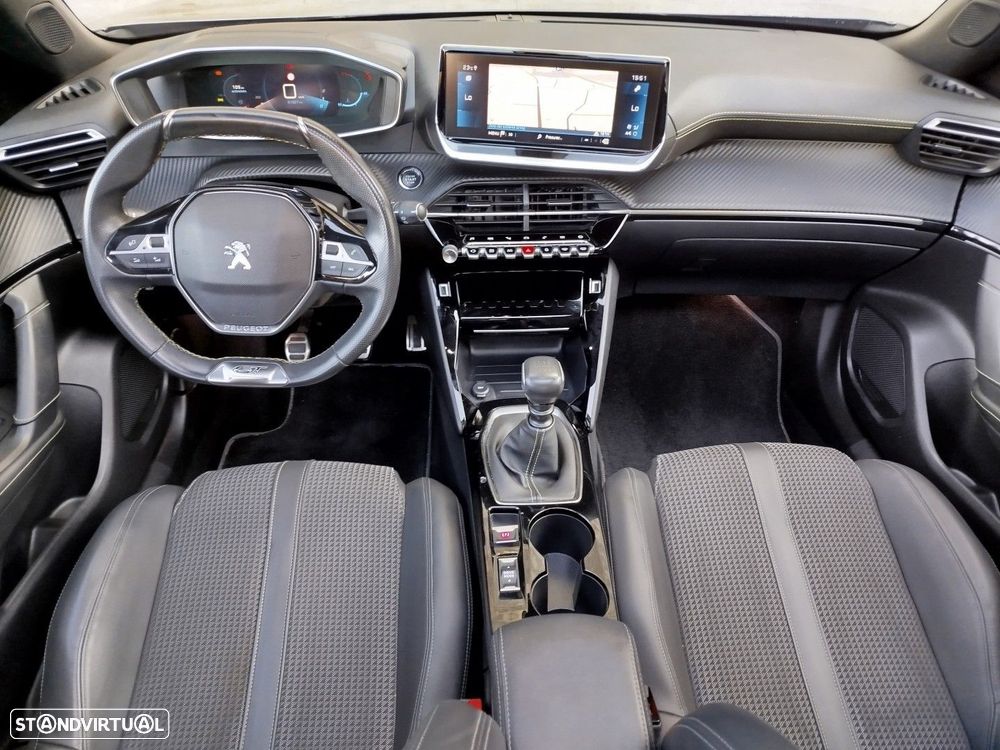 Peugeot 2008 1.2 PureTech GT Line - 17