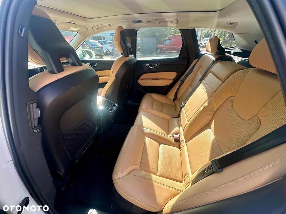 Volvo XC 60 T5 AWD Inscription - 12