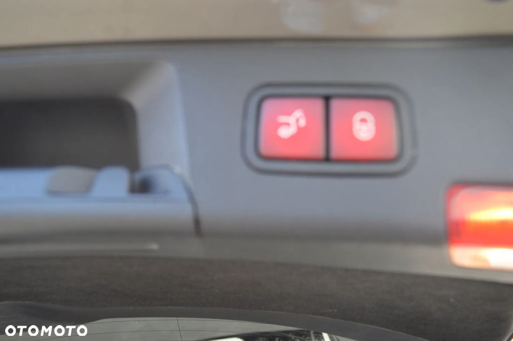 Mercedes-Benz Klasa C 280 7G-TRONIC Avantgarde Sport Edition - 15