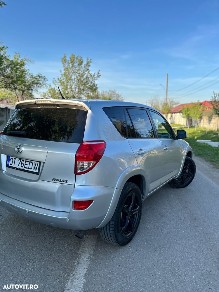 Toyota RAV4 2.2 D-CAT 4x4 Executive - 3