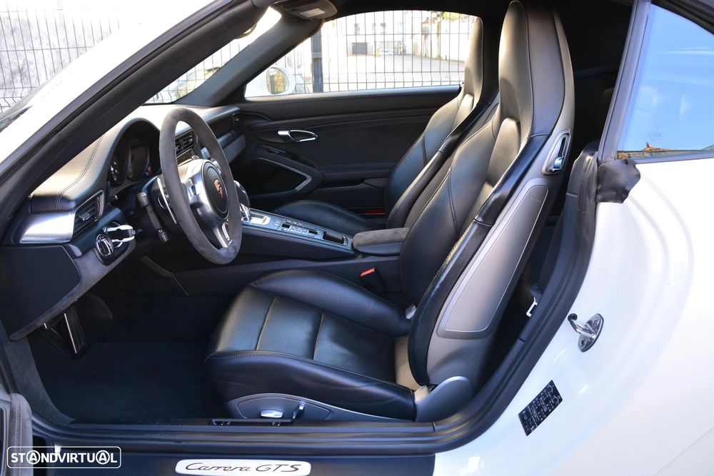 Porsche 911 (991) Carrera 2 GTS PDK - 40