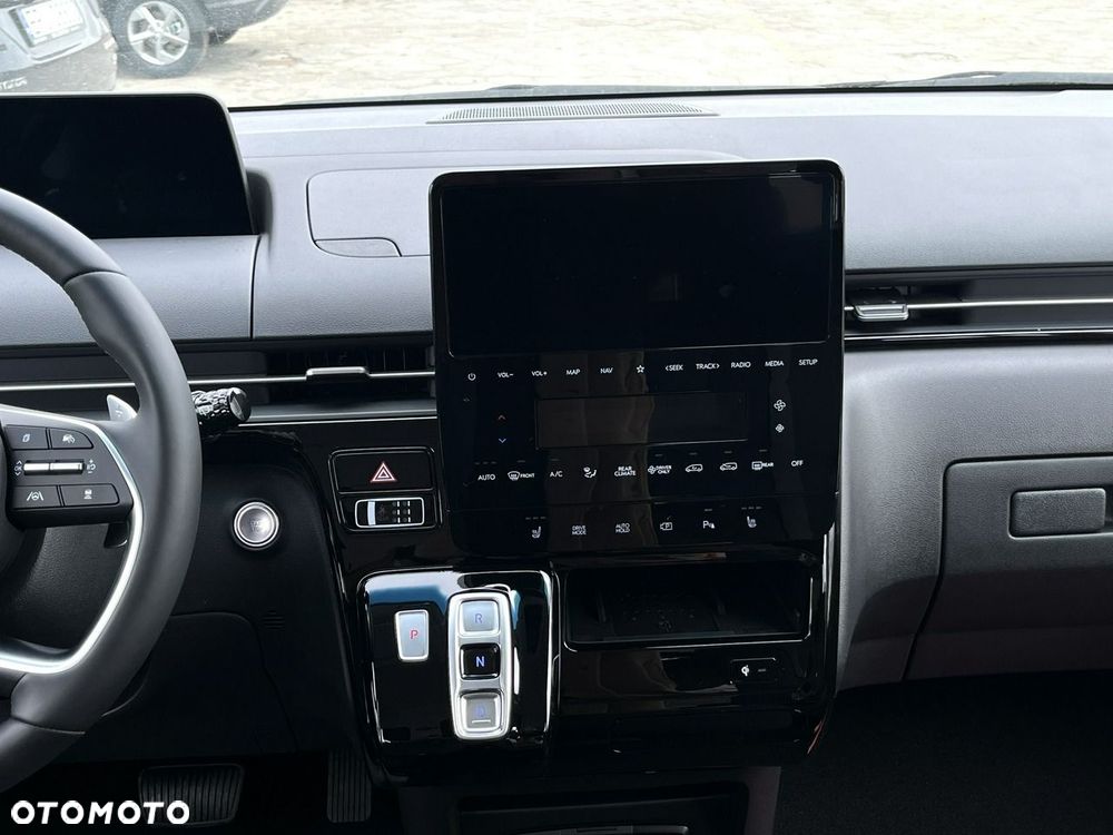 Hyundai Staria - 27