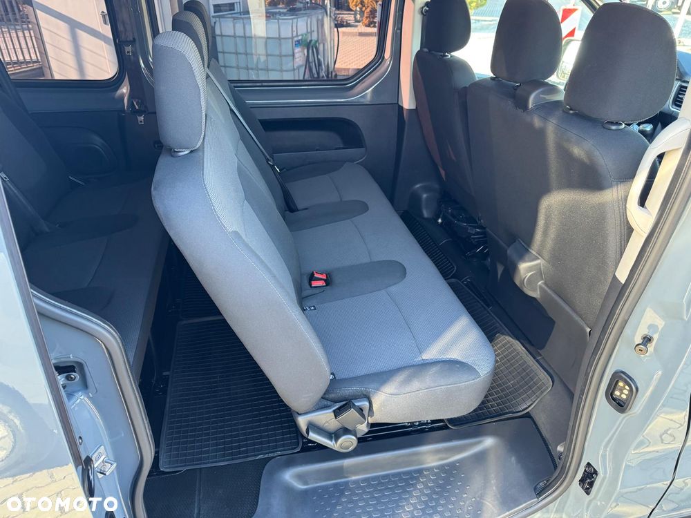 Renault TRAFIC 2.0, 9 osobowy Homologacja dla Osób Niepełnosprawnych na Wózku PEFRON - 9