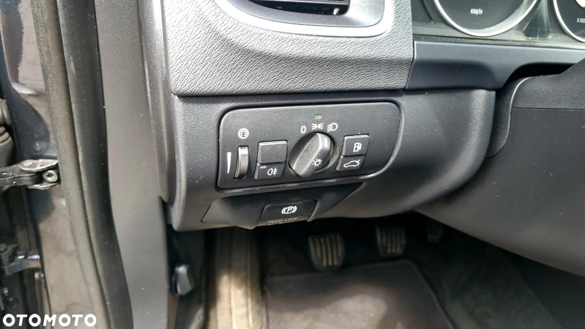 Volvo V60 D4 Momentum - 19