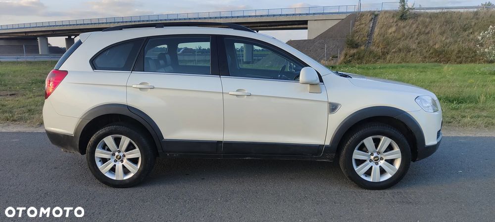 Chevrolet Captiva 2.4 2WD 7 Sitzer LS - 17