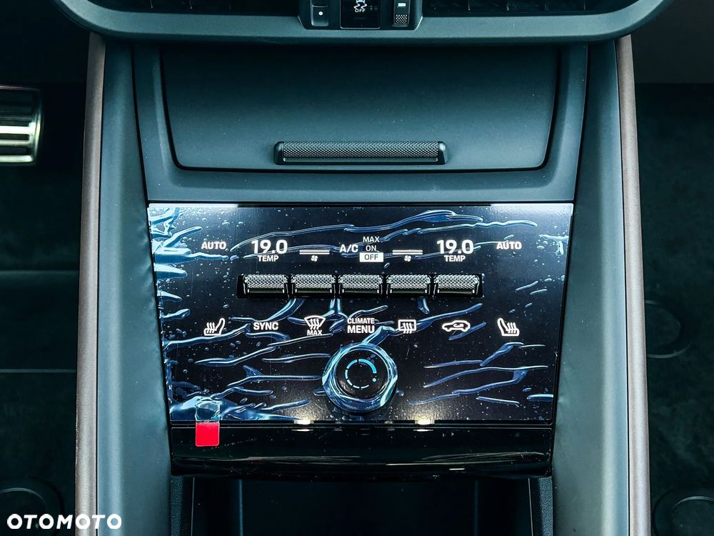 Porsche Macan - 23
