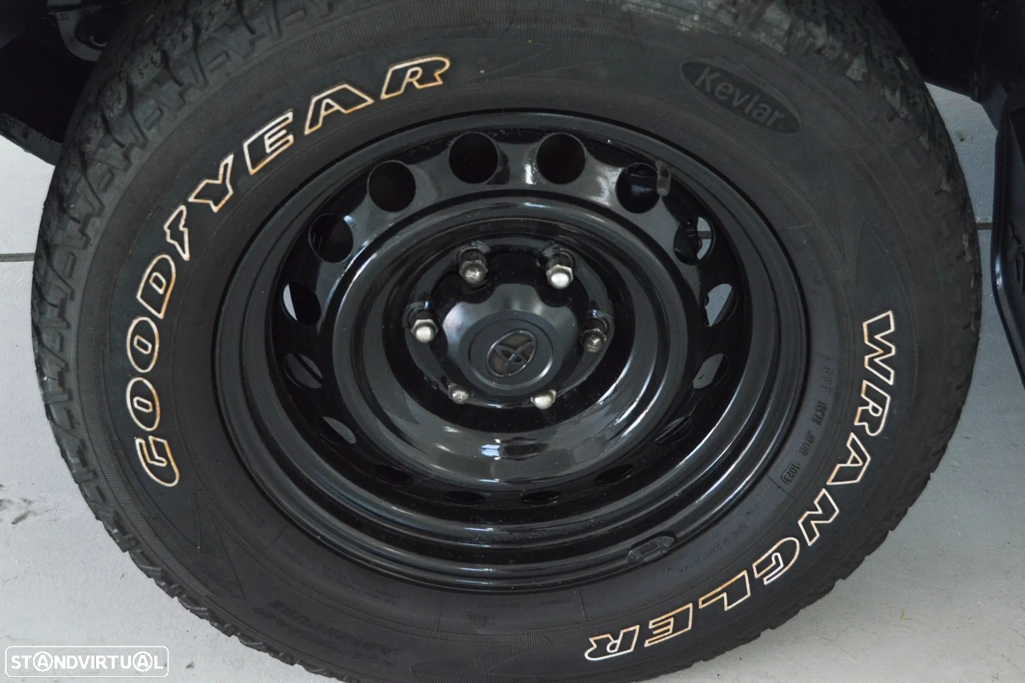 Toyota Hilux 2.4 D-4D 2WD CD CM - 25