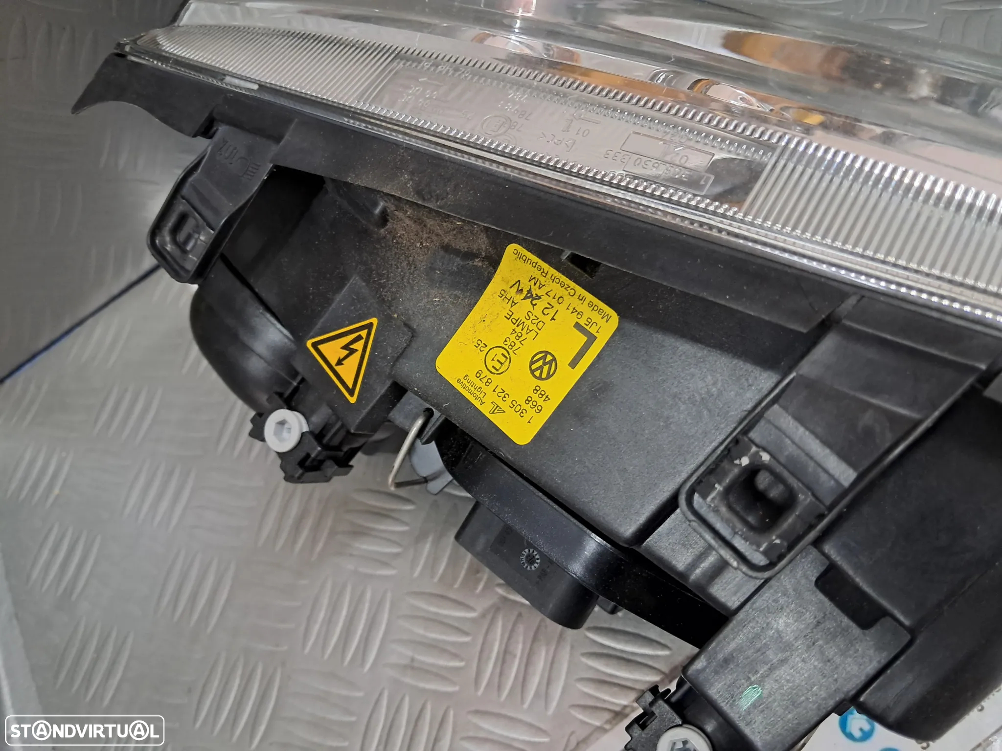 Farol Otica Xenon VW Bora Esquerdo NOVO - 2