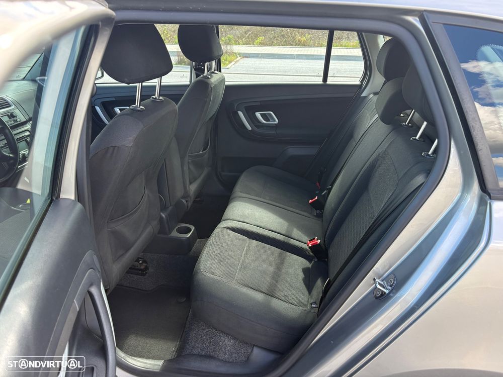 Skoda Fabia Break 1.2 Sport - 13