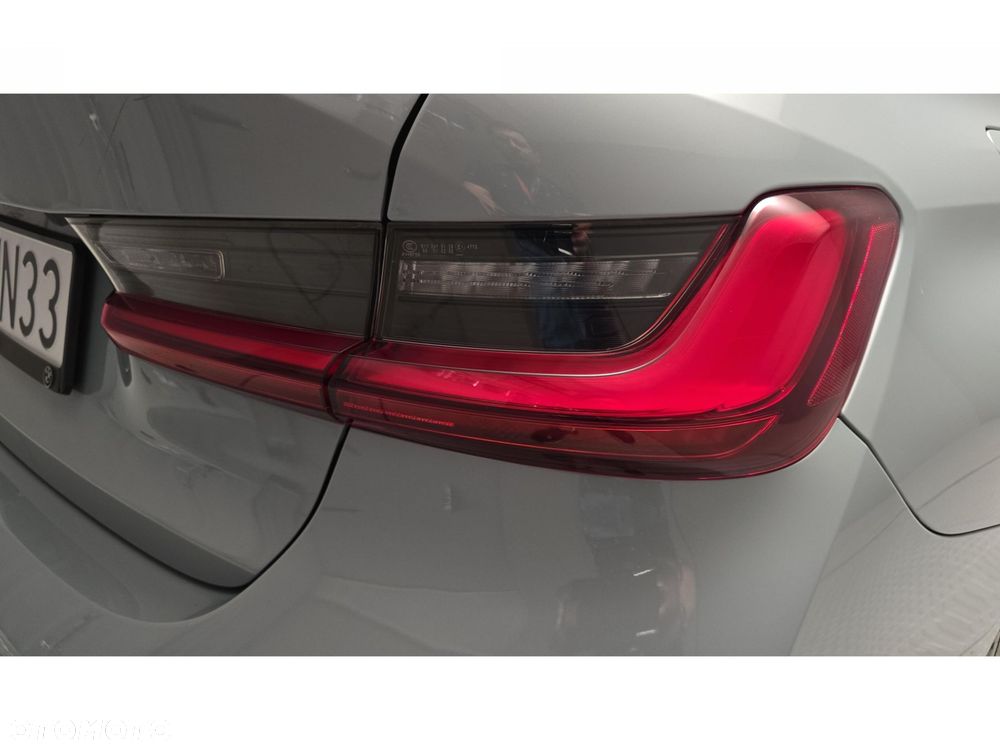 BMW Seria 3 320d xDrive M Sport - 32