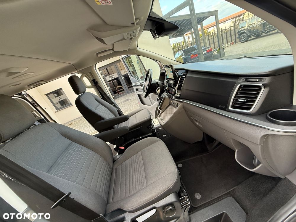 Ford Tourneo Custom - 36
