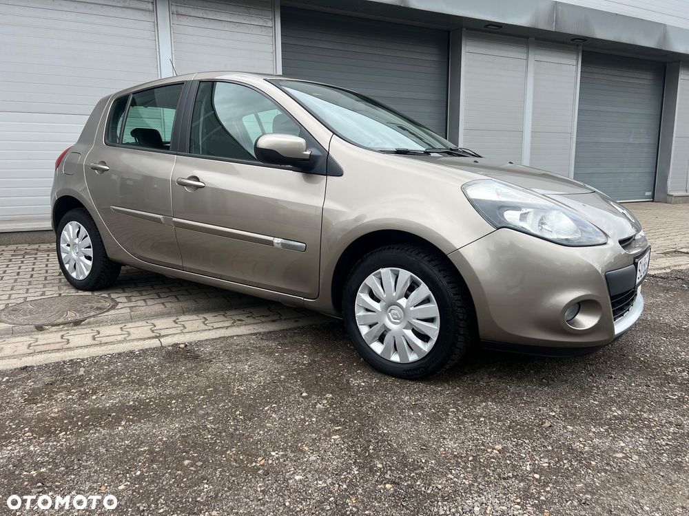 Renault Clio 1.2 16V Alize - 9