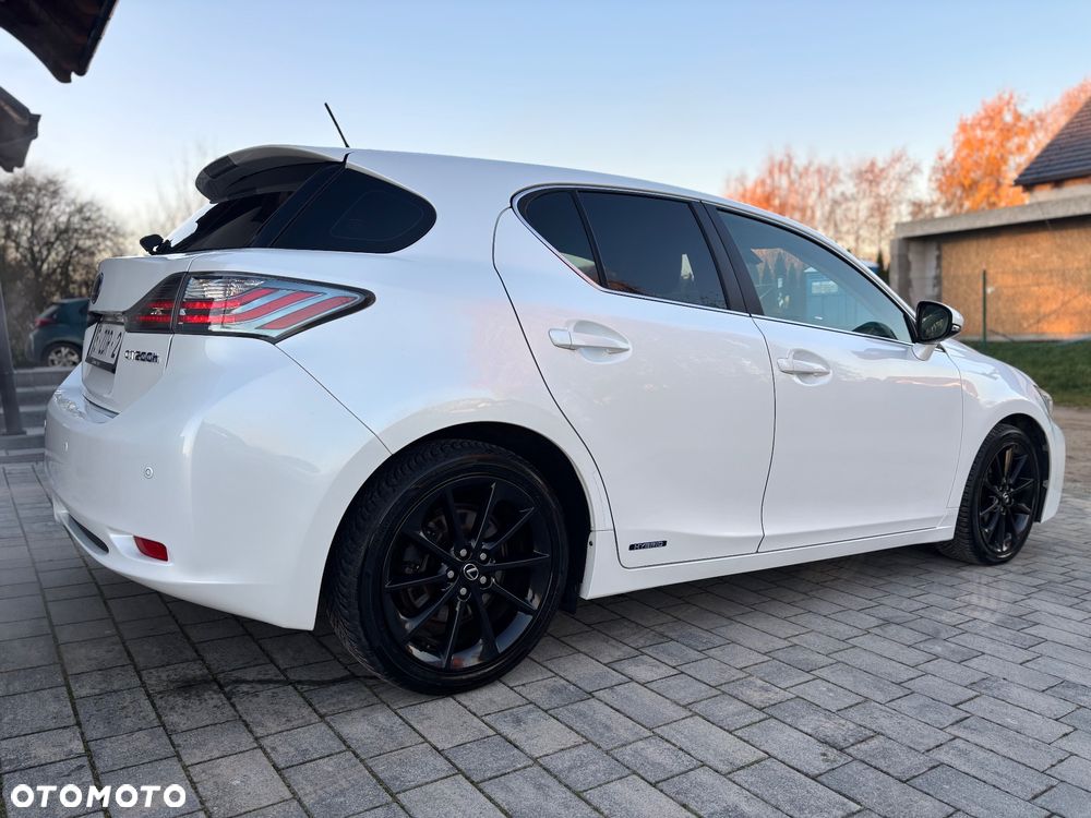 Lexus CT 200h Prestige - 11