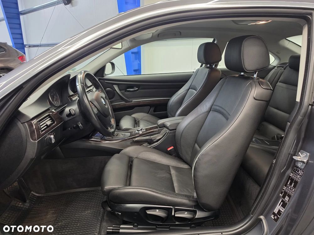 BMW Seria 3 320d Edition Exclusive - 22